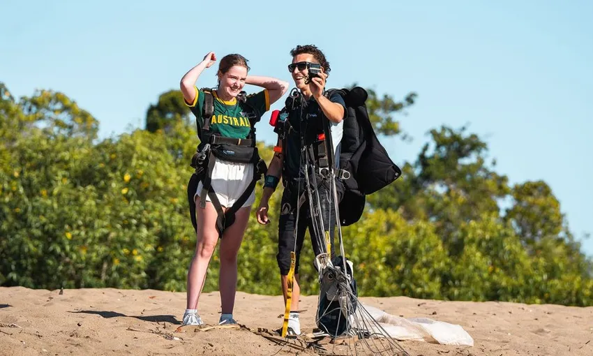 Airlie Beach 15, 000 ft Tandem Skydive - Book Now | Experience Oz + NZ