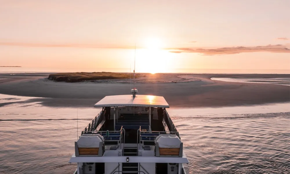 Hervey Bay Sunset Cruise with Bubbles - 2 Hours | Experience Oz-2