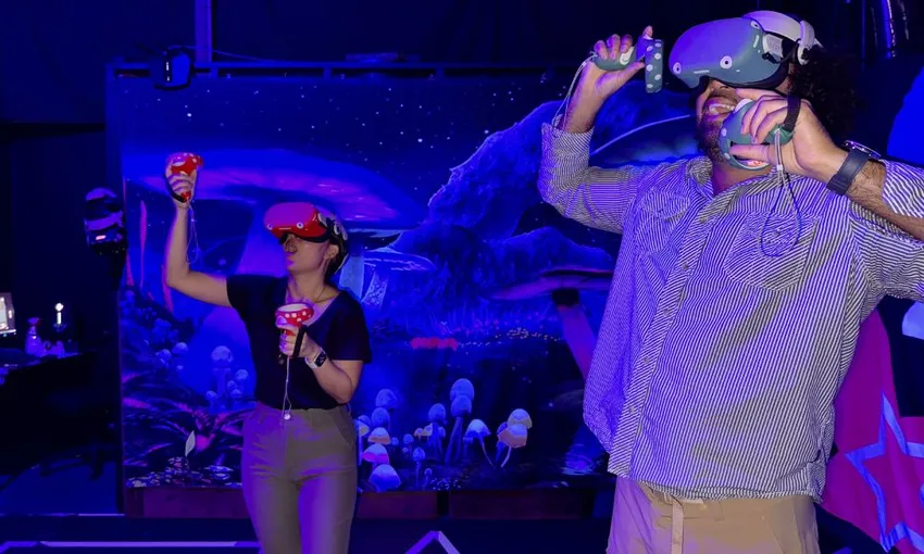 Virtual Reality Arcade or Escape Rooms Experience