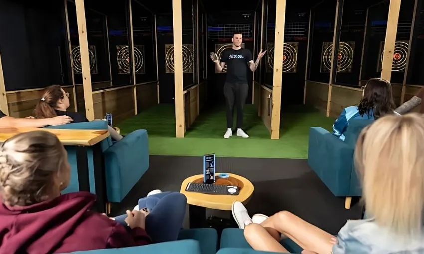 Gold Coast Digital Axe Throwing Session – 90 Minutes