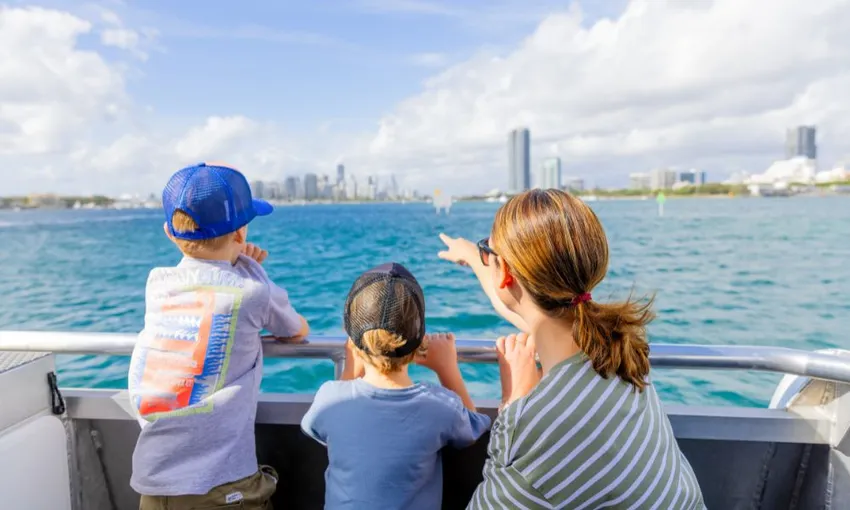 Home of the Arts Entry, Dining & Ferry Transfer | Experience Oz
