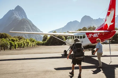 Milford Sound Business Class Cruise and Gourmet Menu with Transfers | Experience Oz