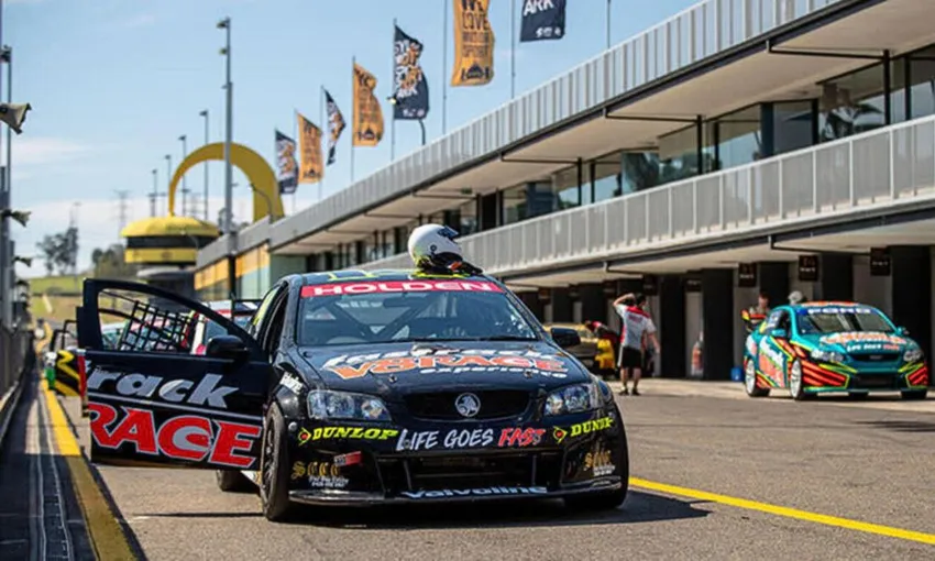V8 Drive Experience, 20 Laps - Sydney Motorsport Park