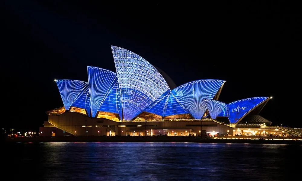 Vivid Sydney Dinner Cruise with Cocktail Style Buffet - 2 Hours | Experience Oz-10
