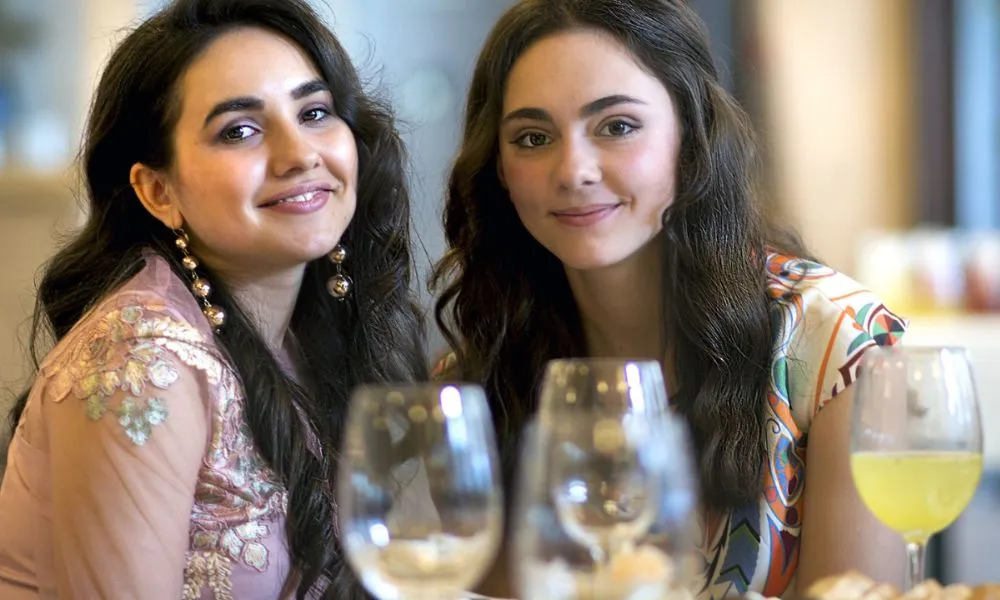 Vivid Sydney Dinner Cruise with Cocktail Style Buffet - 2 Hours | Experience Oz-3