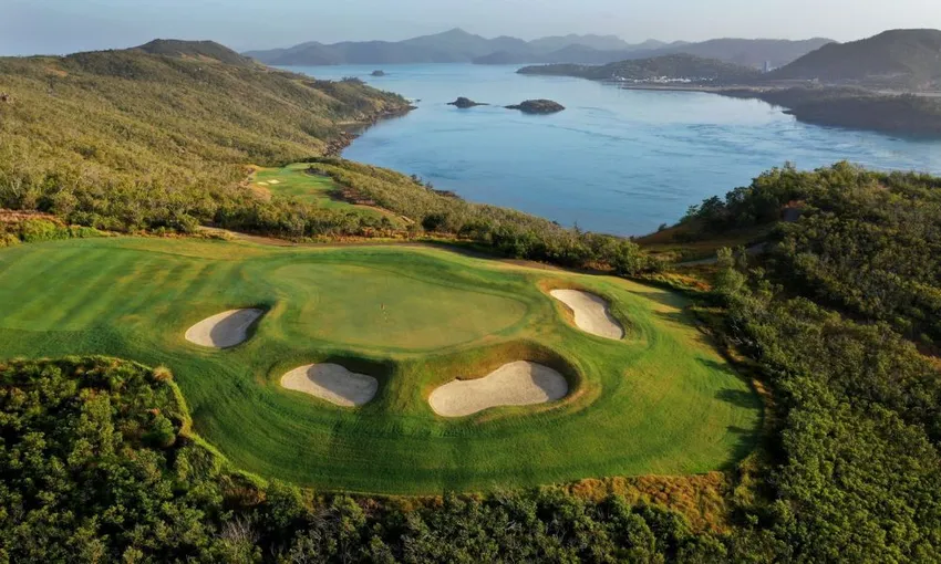 3 Nights Hamilton Island Stay and 18 Holes Golf - For 2
