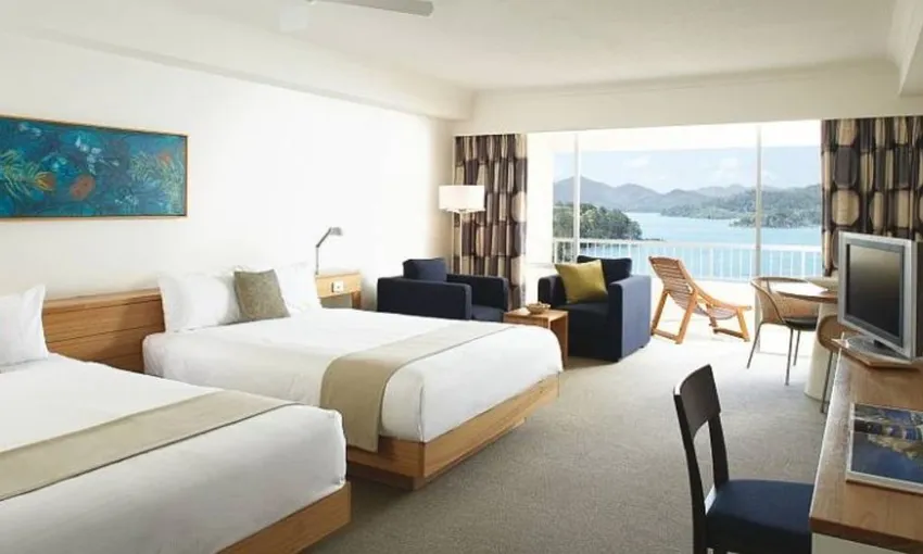 3 Nights Hamilton Island Stay and 18 Holes Golf - For 2