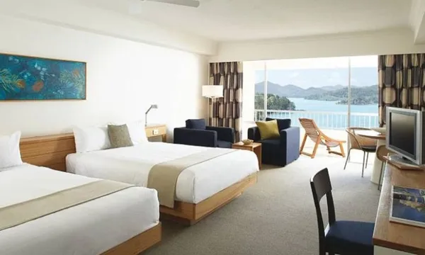 3 Nights Hamilton Island Stay and 18 Holes Golf - For 2
