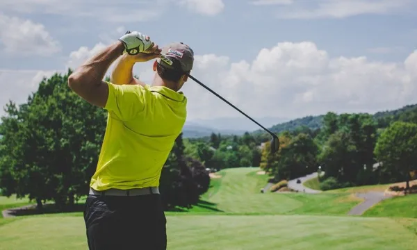 Southern Highlands 1 Night Stay & Play Golf