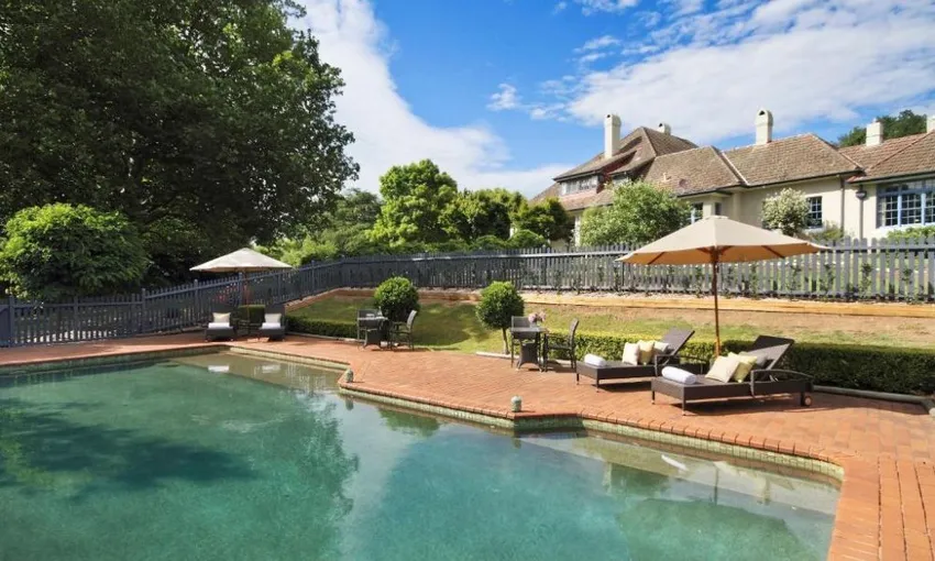 1 Night Stay, 18 Holes Golf - Southern Highlands - For 2