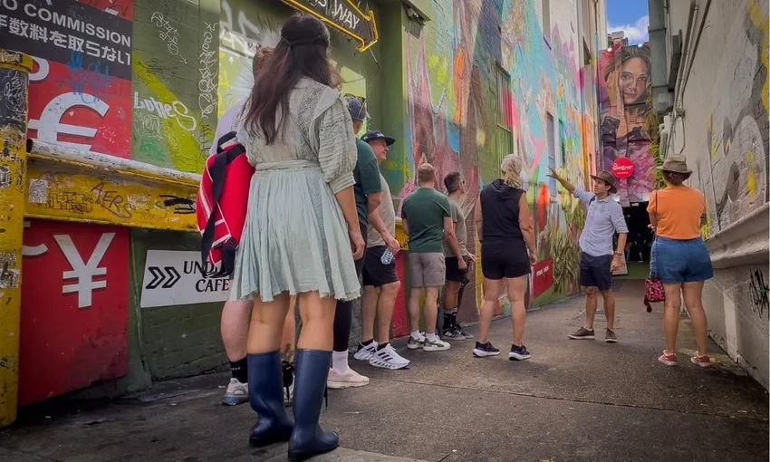 Brisbane City Highlights Walking Tour with Snack | Experience Oz