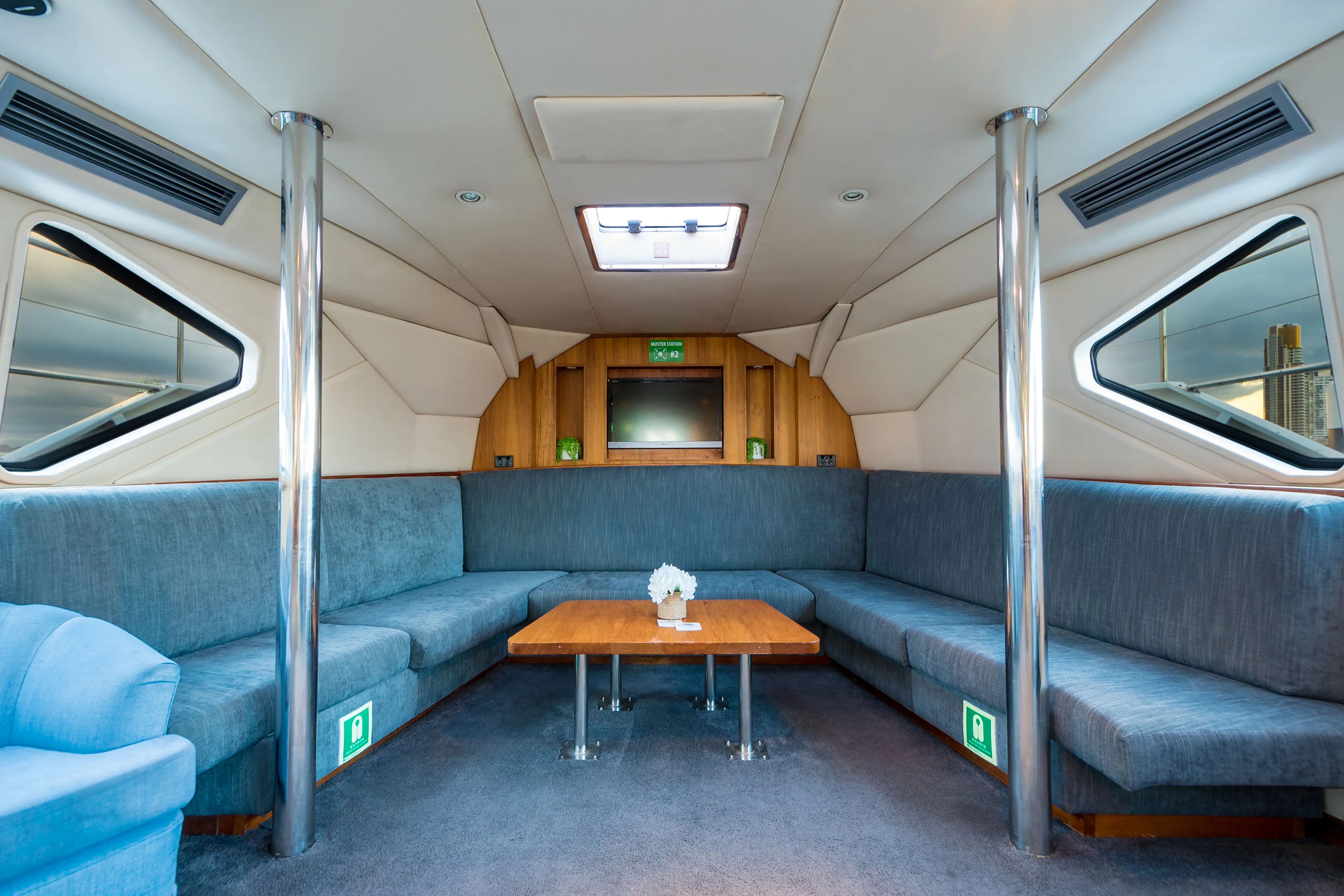 Gold Coast Whale Watching Cruise - 2.5 Hours | Experience OZ-9