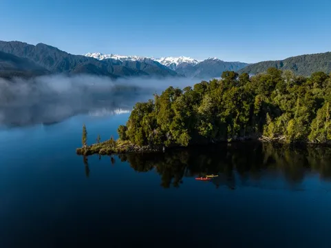 Private Kayak Tour on Lake Mapourika