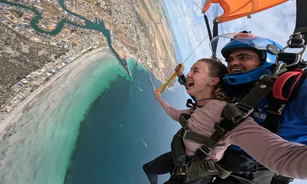 Tandem Skydive, 7,500ft - Wallaroo Beach, SA
