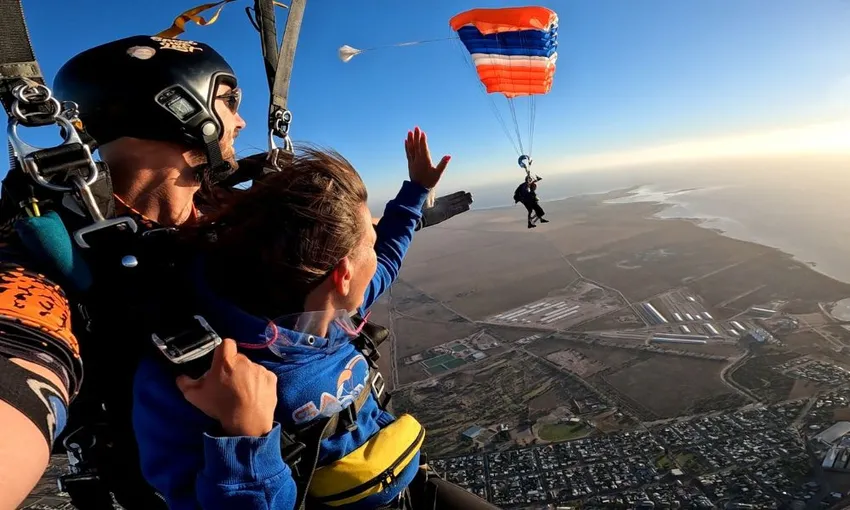 Tandem Skydive, 7,500ft - Wallaroo Beach, SA