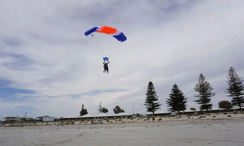 Tandem Skydive, 7,500ft - Wallaroo Beach, SA
