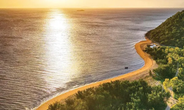 Magnetic Island Eco Adventure Bus Tour - 3.5 Hours 