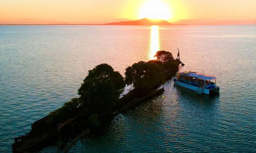 Sunset And Shipwrecks Cruise, 2 Hours - Magnetic Island