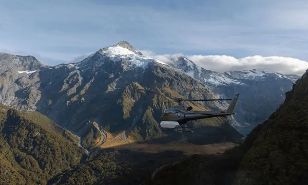 Southern Alp Helicopter Flight & Alpine Landing - 30 Minutes