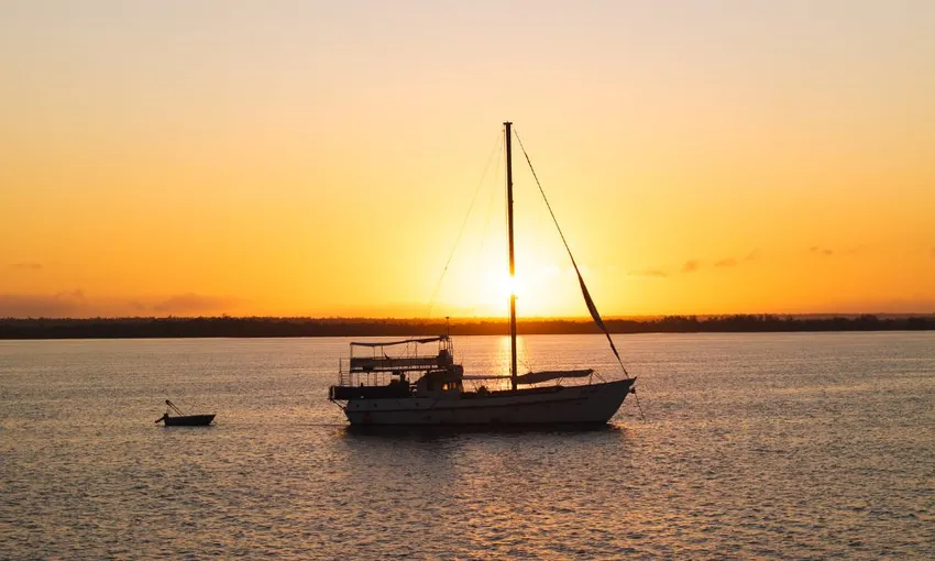 Darwin Harbour 4 Course Dinner Cruise | Experience Oz