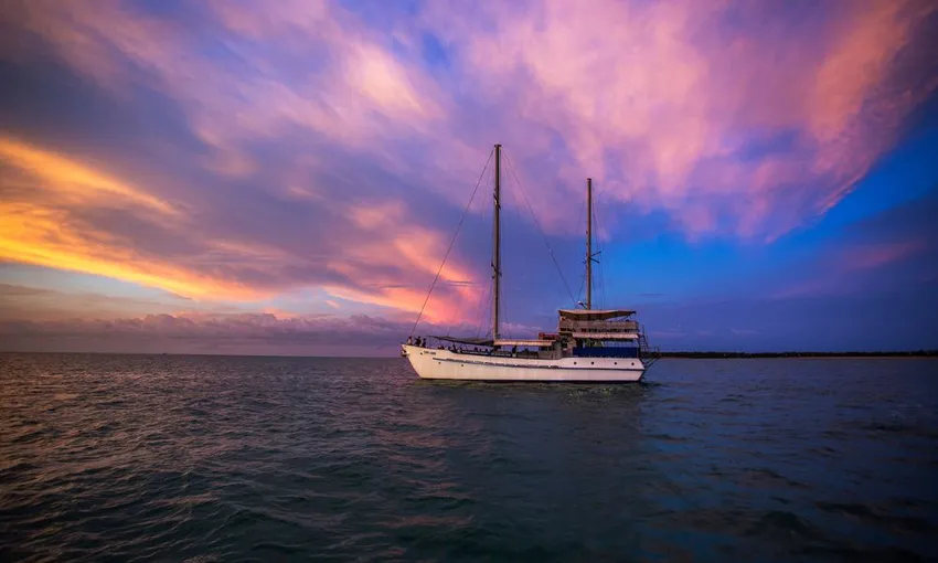 Darwin Harbour 4 Course Dinner Cruise | Experience Oz