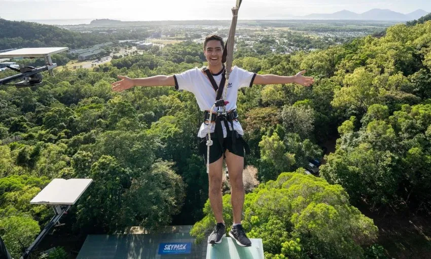 Running Rooftop Bungy Jump - Cairns