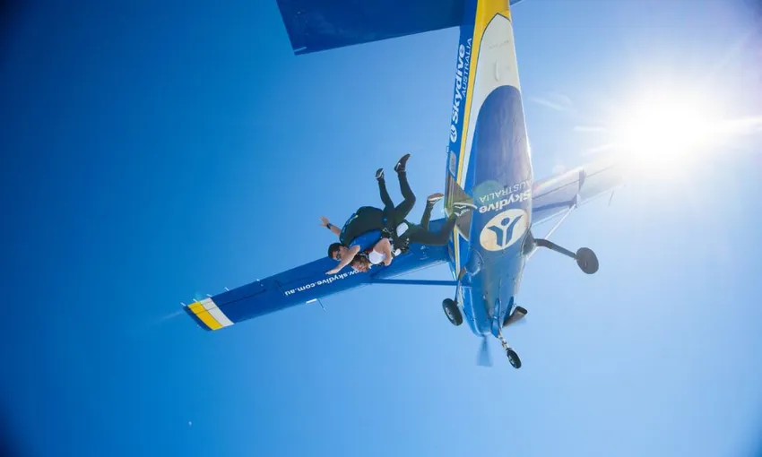 Noosa 13,000ft Tandem Skydive - Weekend | Experience Oz