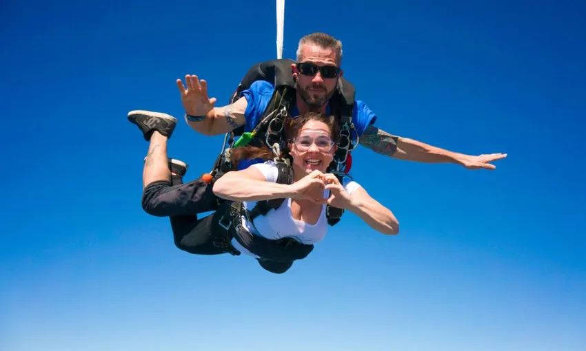 Weekday Tandem Skydive, 13,000ft - Sunshine Coast