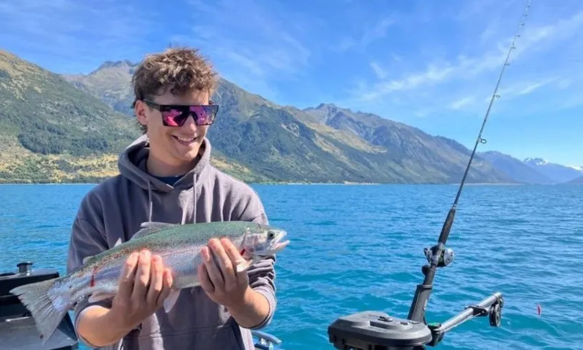 Lake Hawea Guided Fishing Charter - 3 Hours | Experience Oz + NZ 