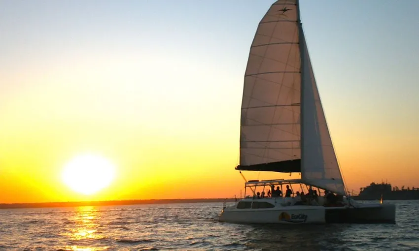 Darwin Sunset Sailing with BBQ Dinner & Drinks | Experience Oz