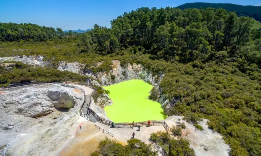 Hobbiton & Wai-O-Tapu Tour from Auckland | Experience Oz + NZ