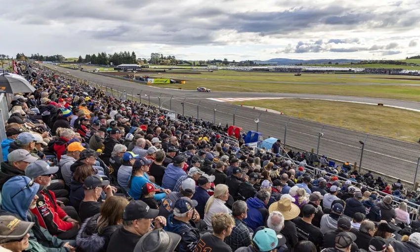 Ipswich Super 440 Sports Lounge Pass and Guided Track Tour, 3 Days