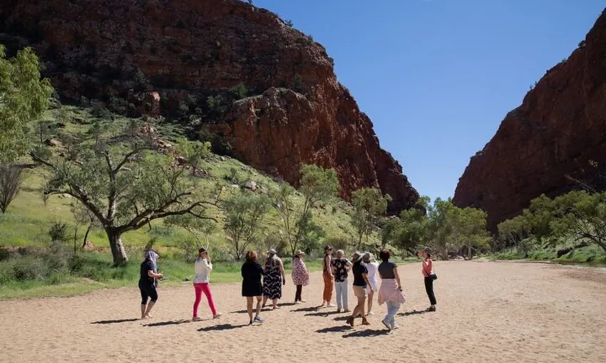 West MacDonnell Ranges Tour from Alice Springs | Experience Oz