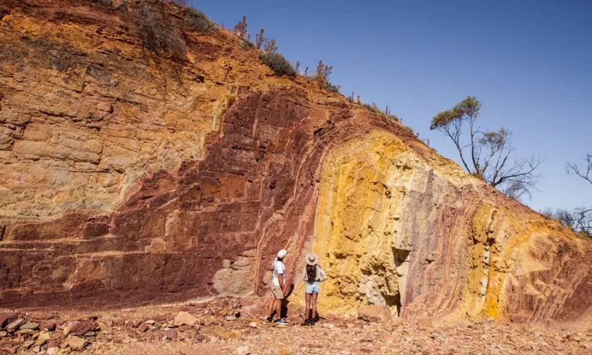 West MacDonnell Ranges Tour from Alice Springs | Experience Oz