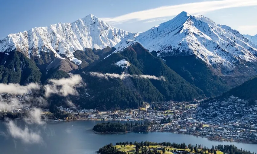 Helicopter Flight and Snow Landing, 30 Minutes - Queenstown