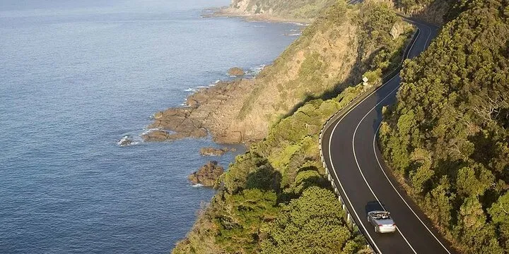 Great Ocean Road & Twelve Apostles Full Day Tour | Experience Oz