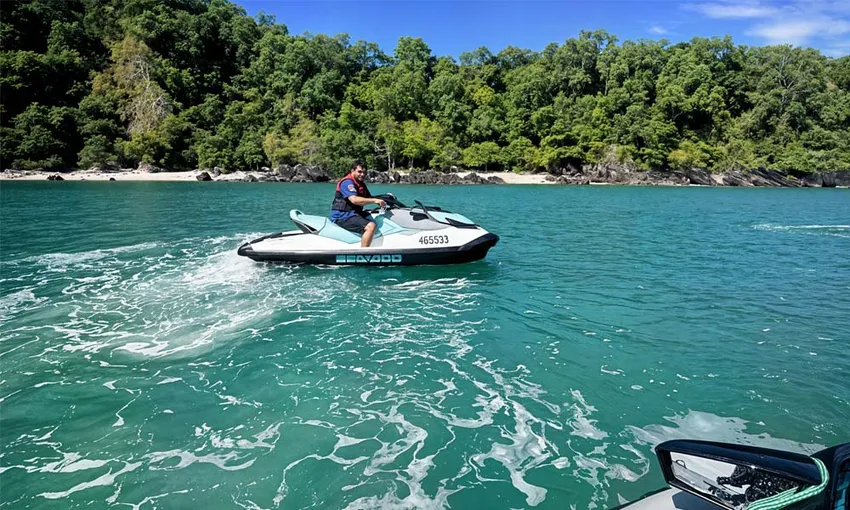 Cairns Reef and Island Jet Ski Tour - 90 Minutes | Experience Oz