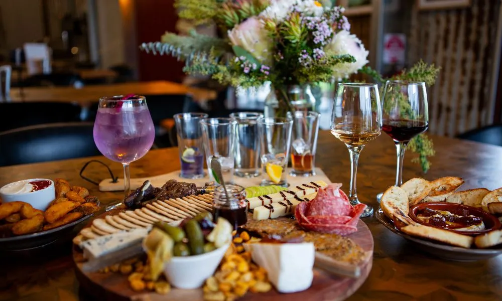 Wine Tasting, Distillery & Grazing Board - For 2 | Experience Oz-7