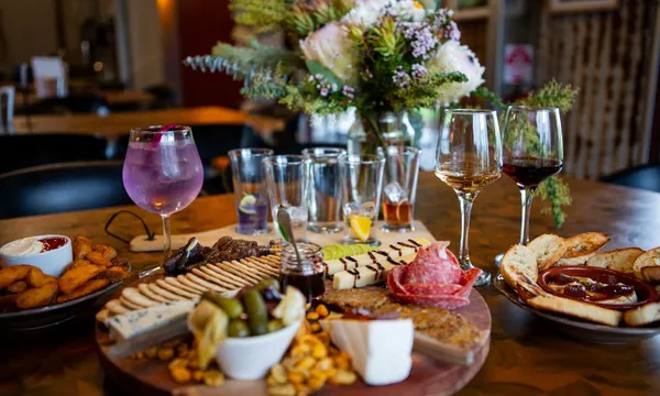 Macarthur Wine Tasting, Distillery & Grazing Board - For 2 