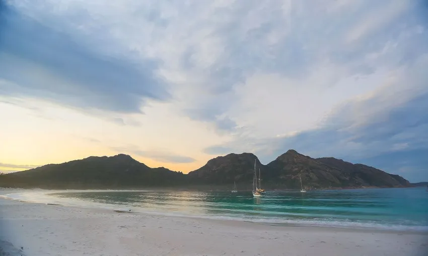 Wine Glass Bay & Freycinet National Park Day Tour | Experience Oz