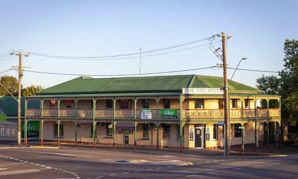 Victoria Hotel Paranormal Investigation & Dinner | Experience Oz-5