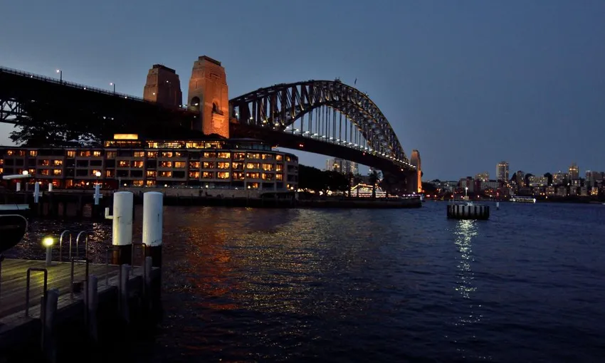 Ghosts, Grog & The Rocks - Haunted Pubs & Cellar Tour