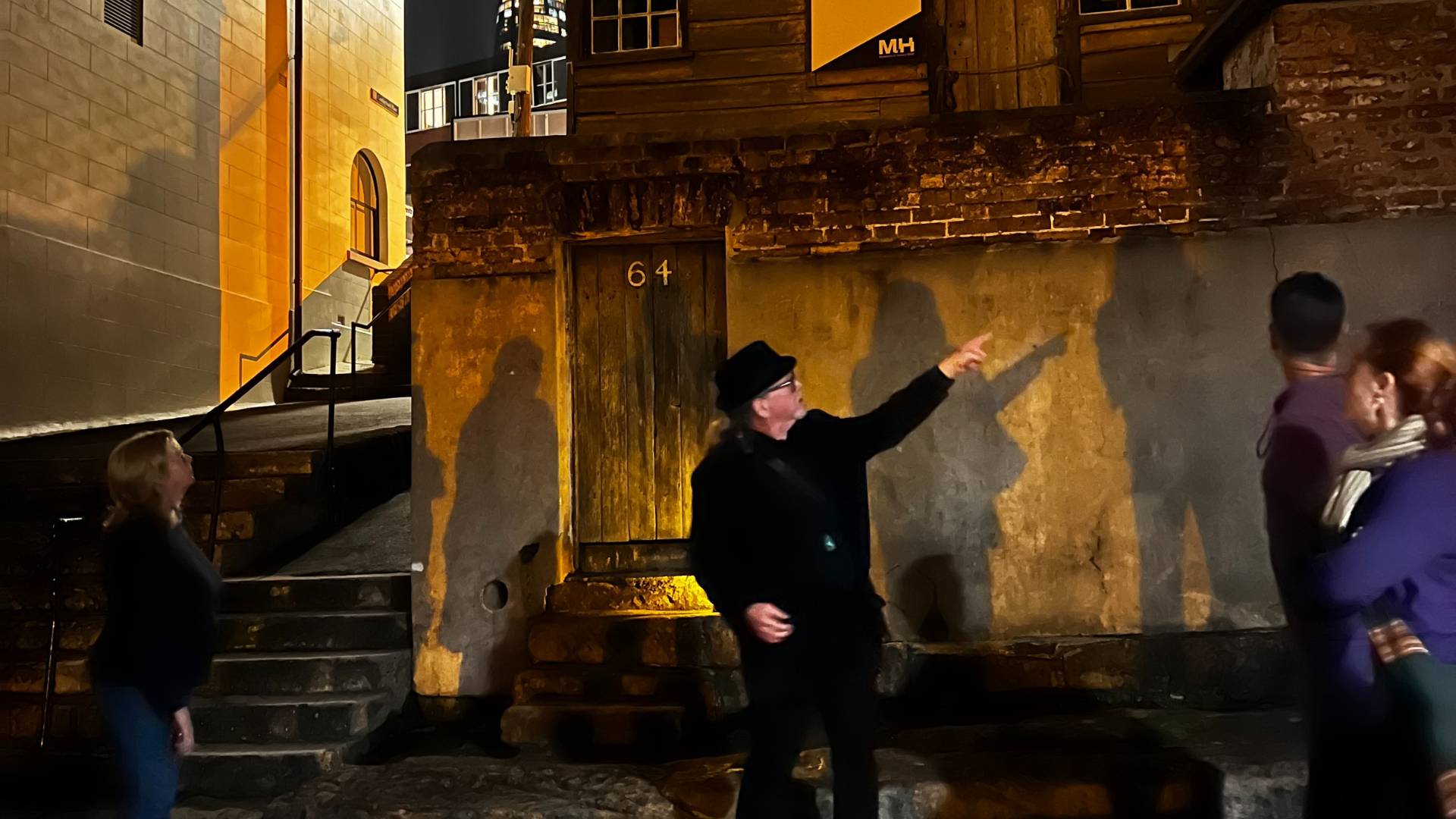 Ghosts, Grog & The Rocks - Haunted Pubs & Cellar Tour