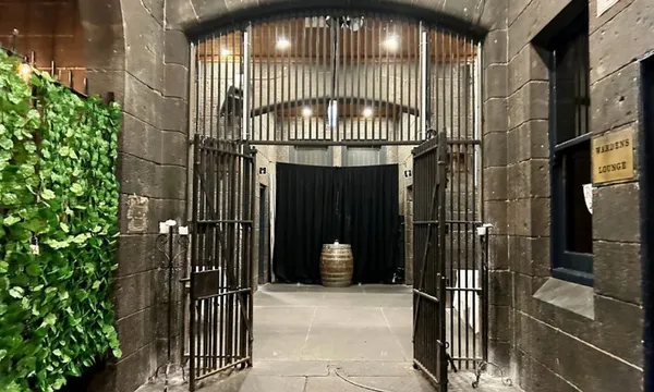 Guided Haunted Pub Crawl, 90 Minutes - Melbourne - For 2