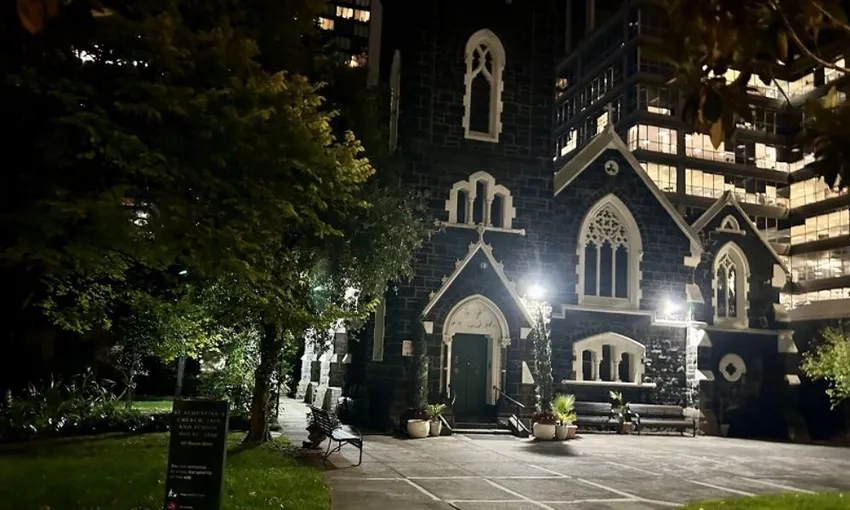 Guided Haunted Pub Crawl, 90 Minutes - Melbourne - For 2