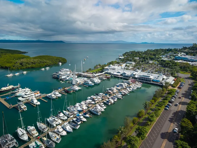 Port Douglas Outer Great Barrier Reef Cruise | Experience Oz