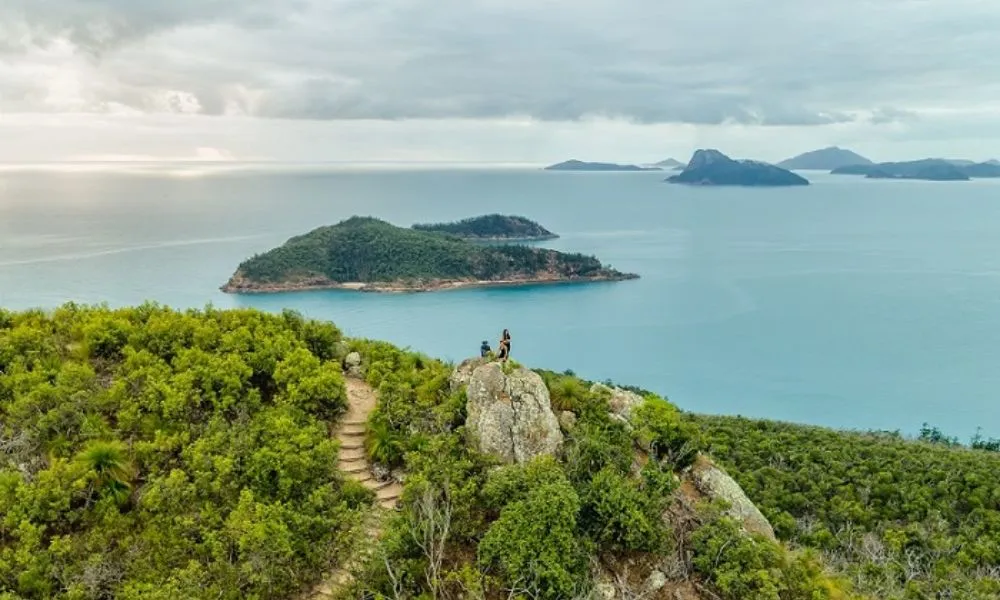 Whitehaven Beach and Hill Inlet Chill and Grill ex Port of Airlie | Experience OZ-8