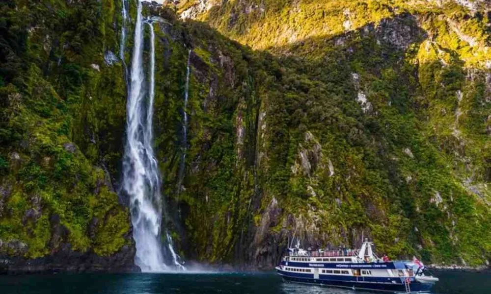 Milford Sound Tour & Cruise from Queenstown | Experience Oz + NZ-4