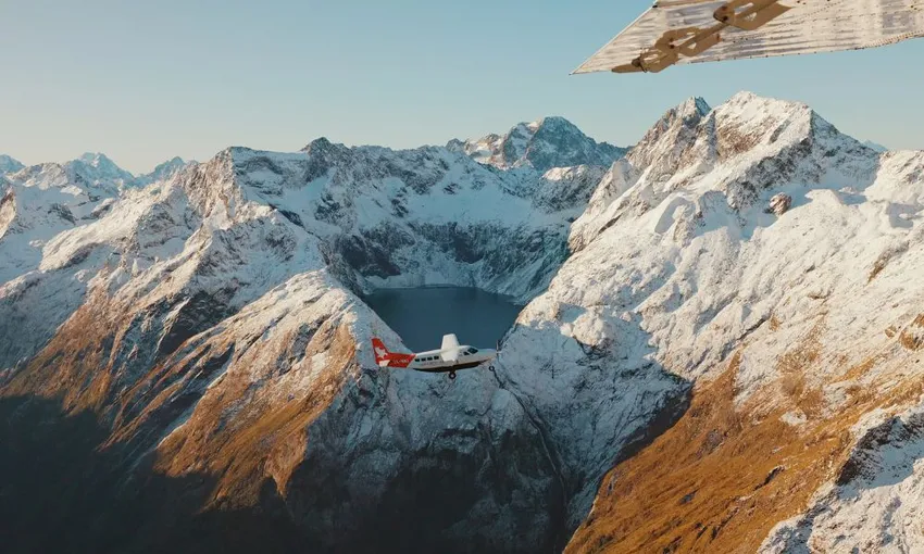 Scenic Flight and Nature Cruise, 4 Hours - Milford Sound