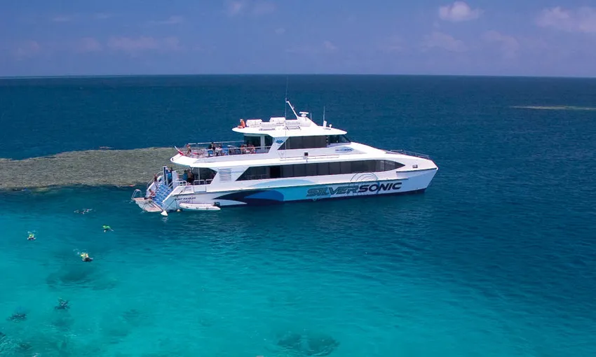 Outer Great Barrier Reef Dive & Snorkel Cruise from Port Douglas
